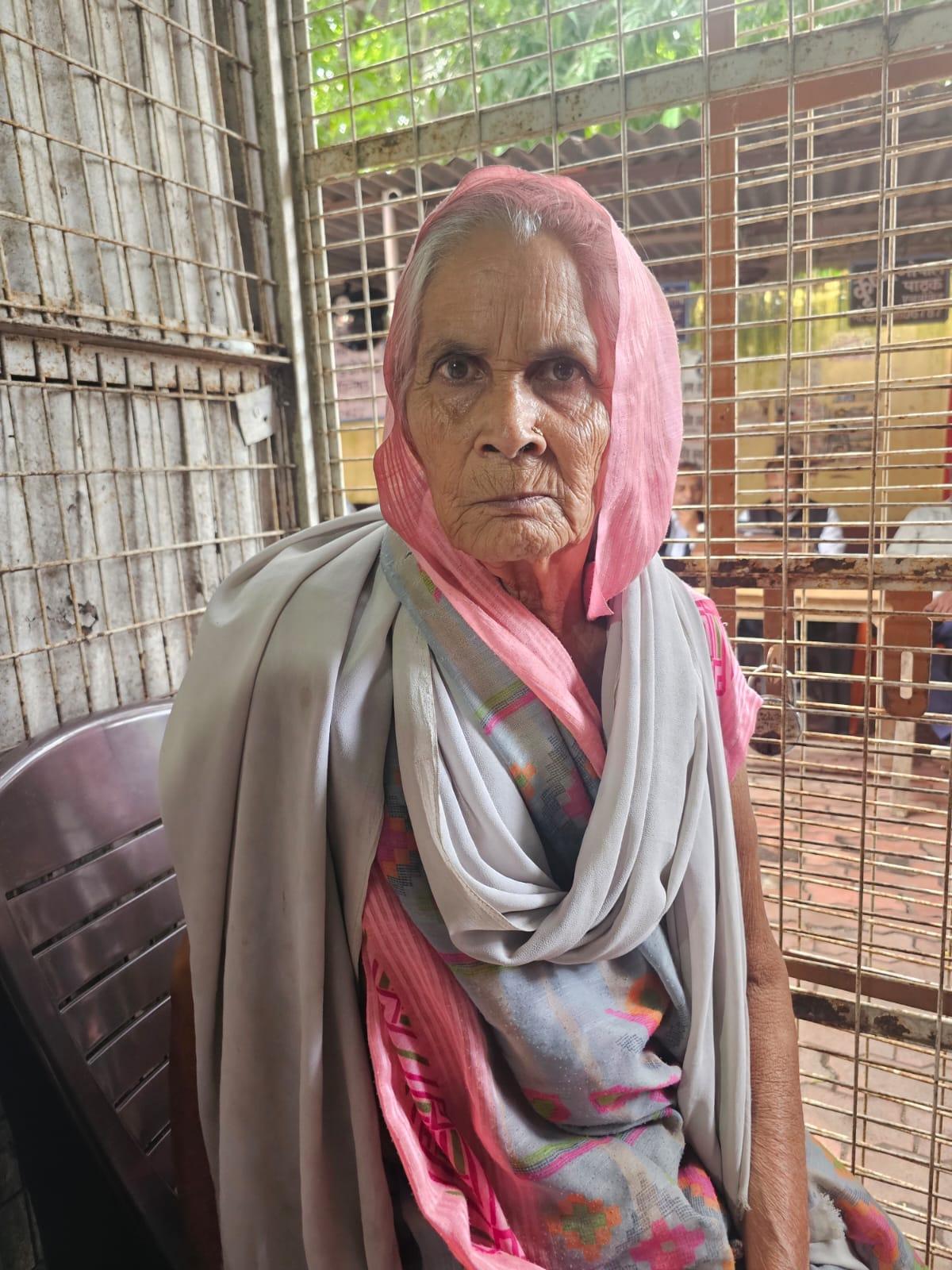 80 साल की महिला की बेशकीमती जमीन का 30 लाख में एग्रीमेंट