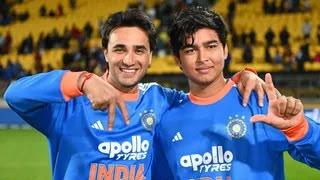 अभिषेक शर्मा और वैभव सूर्यवंशी का तूफान, भारत ने 5 ओवर में ठोके 100 रन; T20I में बनाए कई विश्व रिकॉर्ड