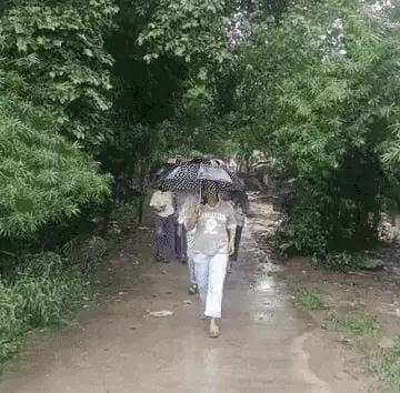 यूपी में फिर बरसे बदरा लखनऊ-कानपुर समेत कई शहरों में जलभराव