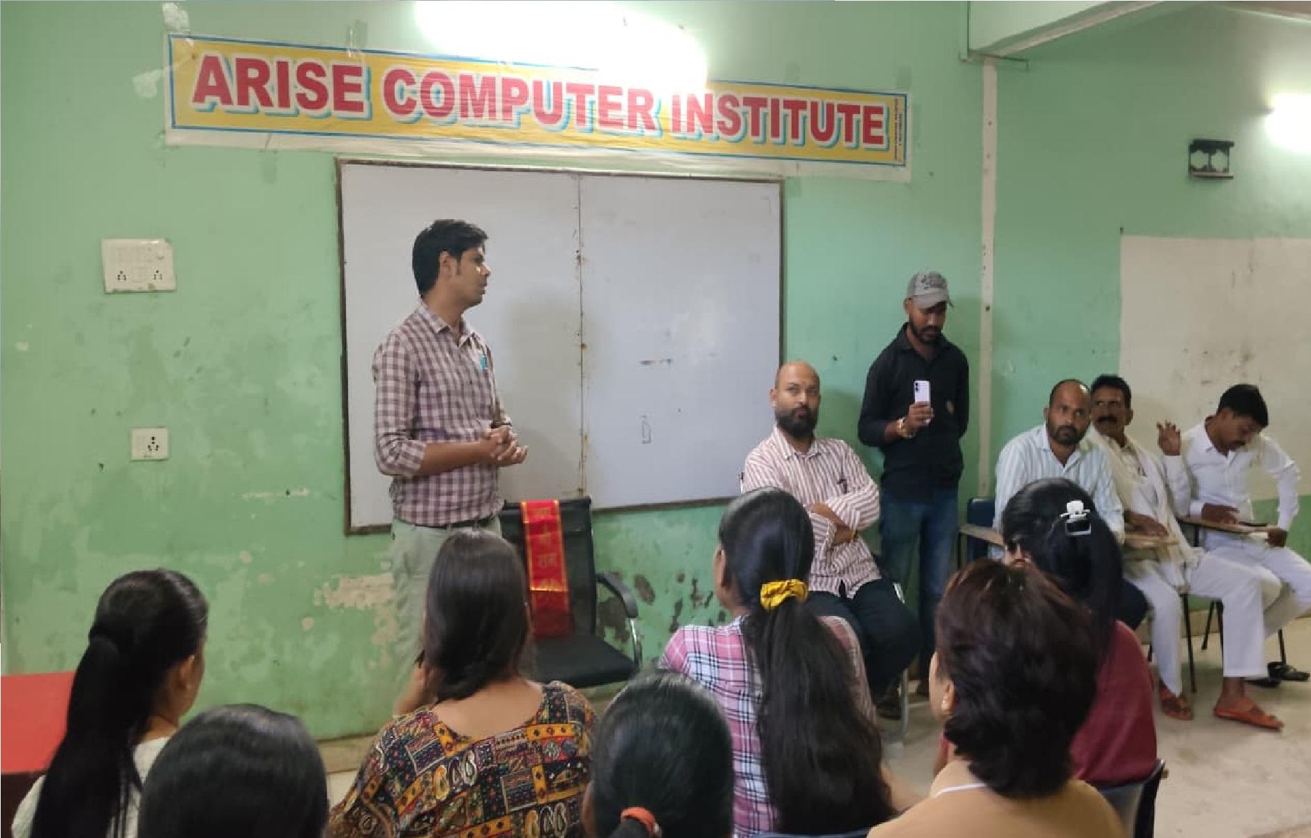 Dr. Yuvraj Singh felicitated the youth from Amritpur who were selected for government service and wished them a bright future.