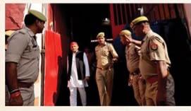 यूपी: रामपुर जेल में आजम खान से मिले अखिलेश यादव, बोले- ‘आजम थे, आजम हैं और आजम रहेंगे’, सरकार पर लगाया अन्याय का आरोप