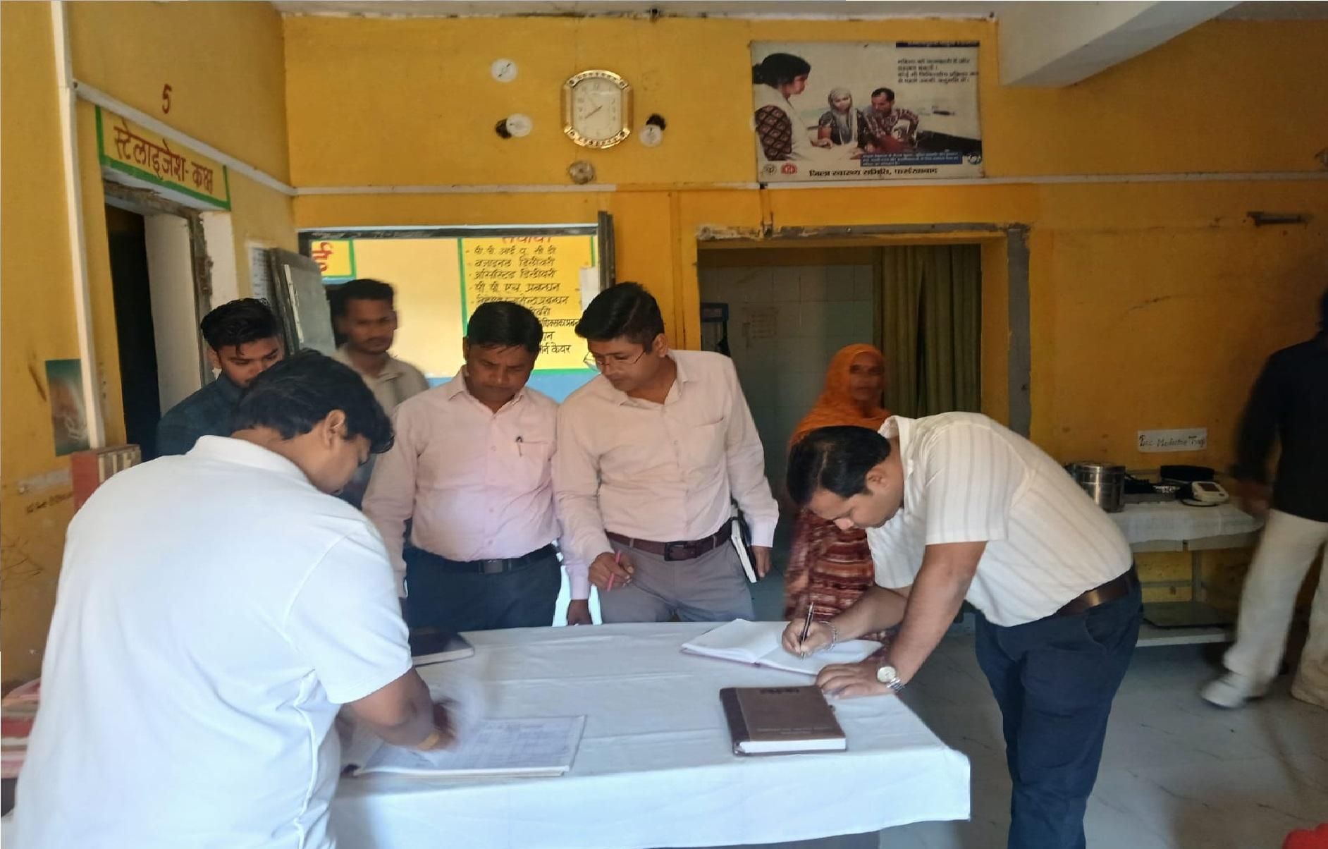 Shortcomings found during surprise inspections of health centers; treatment being provided by the roadside in flood-affected Sabalpur