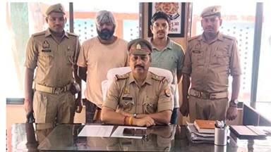 यूपी: लकड़ी के बुरादे की आड़ में शराब तस्करी का खुलासा, 1200 पेटियां बरामद; दो आरोपी गिरफ्तार