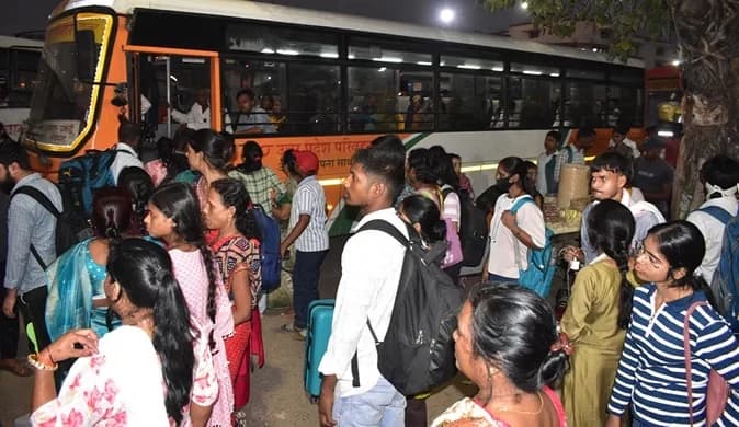 यूपी PET परीक्षा कल: 60 जिलों के 1300 सेंटर्स पर 12 लाख अभ्यर्थी आजमाएंगे किस्मत, देखें आयोग के निर्देश
